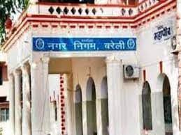Bareilly: नगर निगम का स्लाटर हाउस बंद होने से अवैध कारोबार में इजाफा, 1195 मीट दुकानों पर 18 दिन से ताला