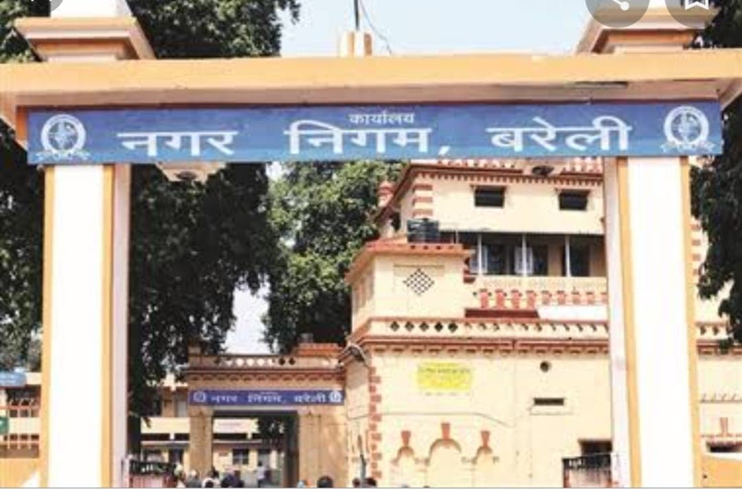 बरेली में जमीन हड़पने की नीयत से अधिकारियों ने बना दिया जिंदा शख्स का डेथ सर्टिफिकेट, जानें