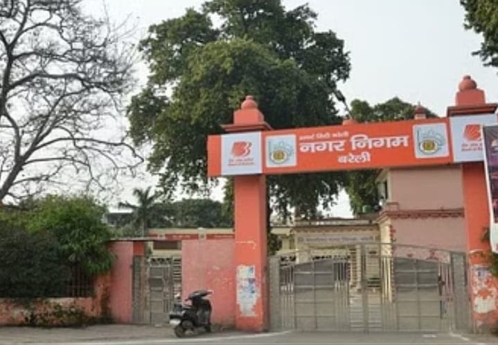 बरेली नगर निगम सख्त, वाटर और सीवर लाइन क्षतिग्रस्त करने वालों पर दर्ज होगा मुकदमा, जानें पूरा मामला