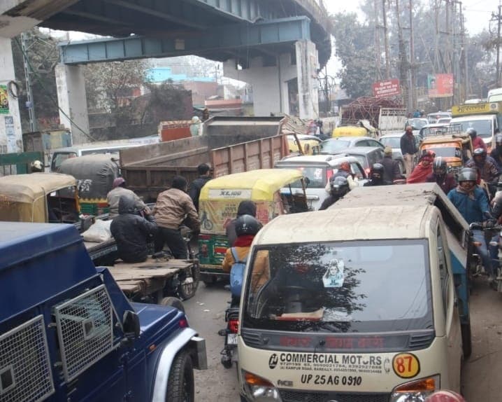 Bareilly News: बरेली का किला पुल तीन महीने के लिए बंद, शहर में लगा जाम, मोरबी हादसे के बाद से प्रशासन अलर्ट