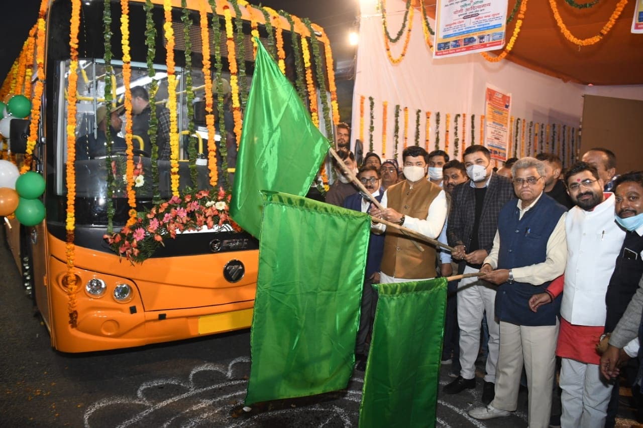 Bareilly: प्रभात ने समय रहते बचाई थी दोस्त की जान, खुद को मौत ने नहीं दिया संभलने का मौका, वीडियो वायरल