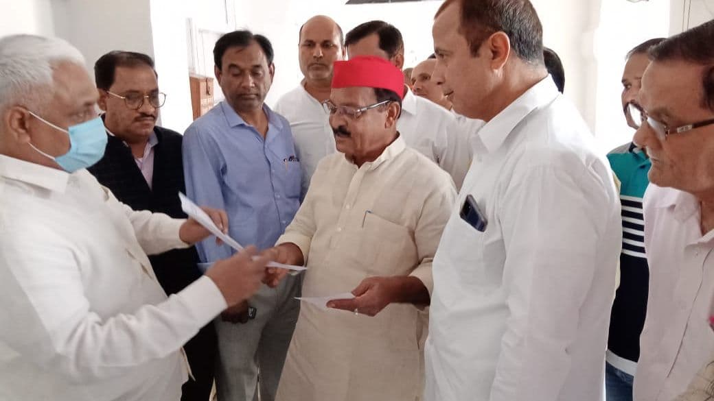 Bareilly News: खाद का उपयोग नहीं कर पा रहे किसान, सरकार कम करे दाम, बोले पूर्व मंत्री भगवत शरण गंगवार Bareilly News: खाद का उपयोग नहीं कर पा रहे किसान, सरकार कम करे दाम, बोले पूर्व मंत्री भगवत शरण गंगवार