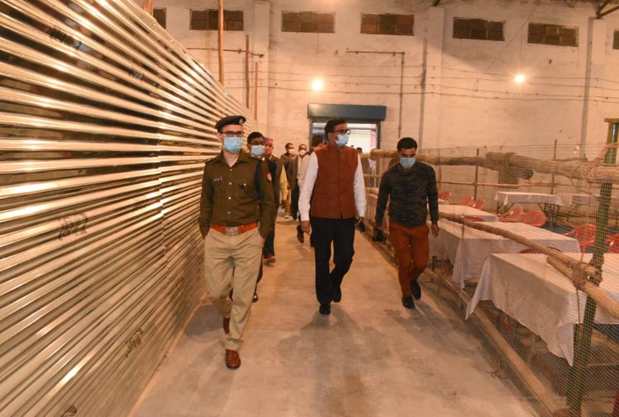 UP Election 2022: बरेली में मतगणना से पहले DM-SSP ने स्ट्रांग रूम का लिया जायजा, अधिकारियों को किया अलर्ट
