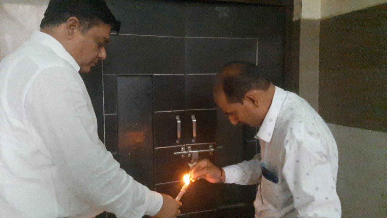 बरेली नगर निगम ने 69 लाख के बकाया टैक्स पर नामचीन बार किया सील, जानें शासन से टैक्स का लक्ष्य