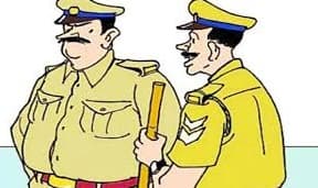 बरेली में झाड़ू कारोबारी के मुनीम से 1.50 लाख की लूट, आरोपी लुटेरों को भीड़ ने पुलिस को सौंपा