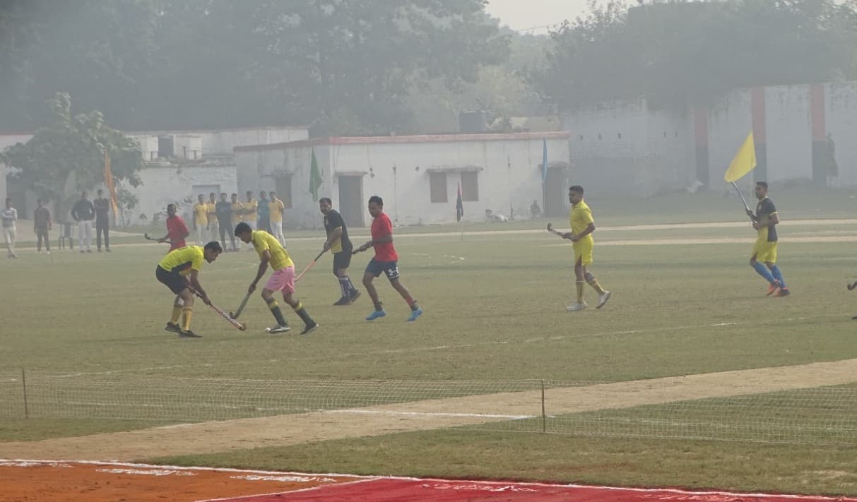 Bareilly News: अंतर्जनपदीय पुलिस हॉकी प्रतियोगिता में बरेली का दबदबा,पीलीभीत टीम को हराकर ट्रॉफी पर किया कब्जा