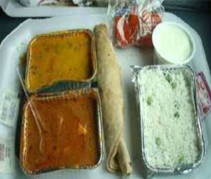 बरेली रेलवे स्टेशन पर सावन में मिलेगा बिना लहसुन-प्याज का खाना, IRCTC ने लिया फैसला