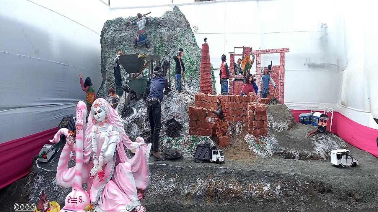 Basant Panchami 2022: बसंत पंचमी पर मां शारदे की भक्ति में लीन हुआ झारखंड, आकर्षण का केंद्र रहा ये पंडाल