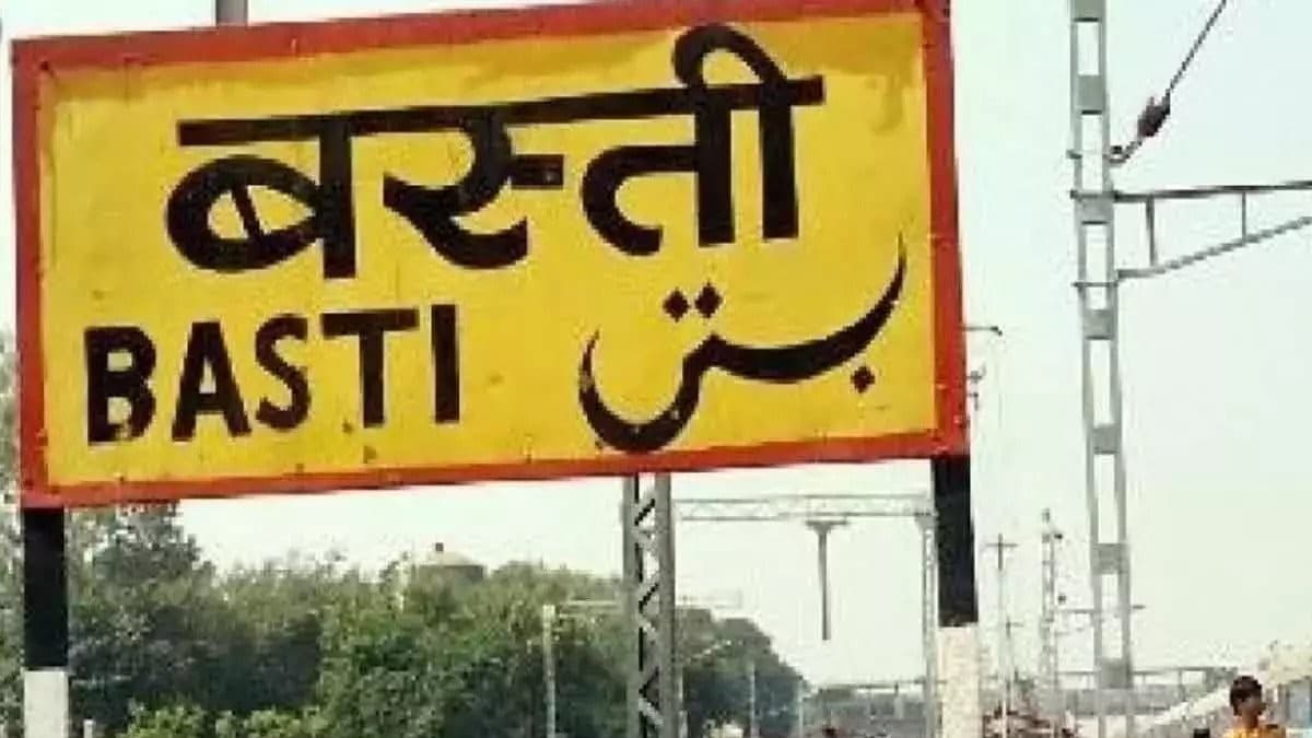 UP News: बस्ती में देवी प्रतिमा पर काला कपड़ा फेंका-पाकिस्तान जिंदाबाद के लगाए नारे, छह गिरफ्तार, पीएसी तैनात