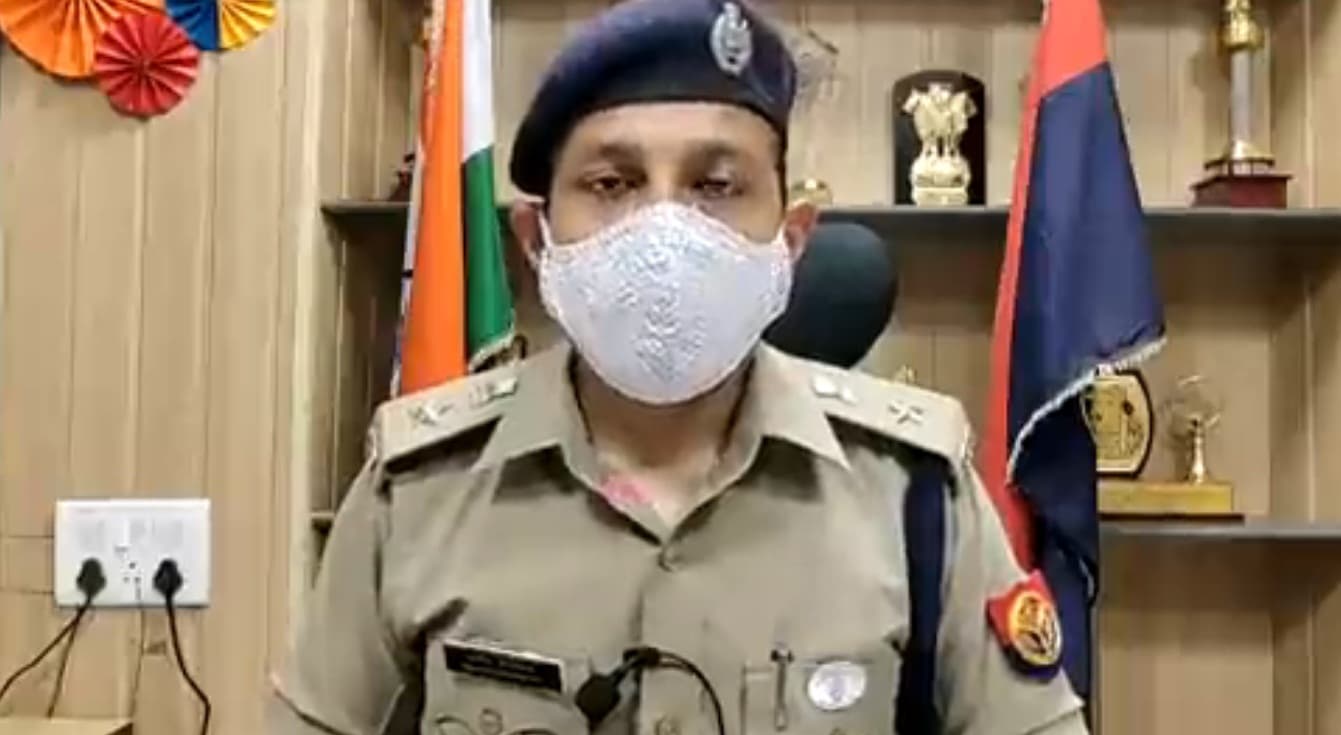 सपा विधायक महेंद्र नाथ यादव के आवास पर पुलिस की बड़ी कार्रवाई, छापेमारी में अपहृत ब्लॉक प्रमुख बरामद
