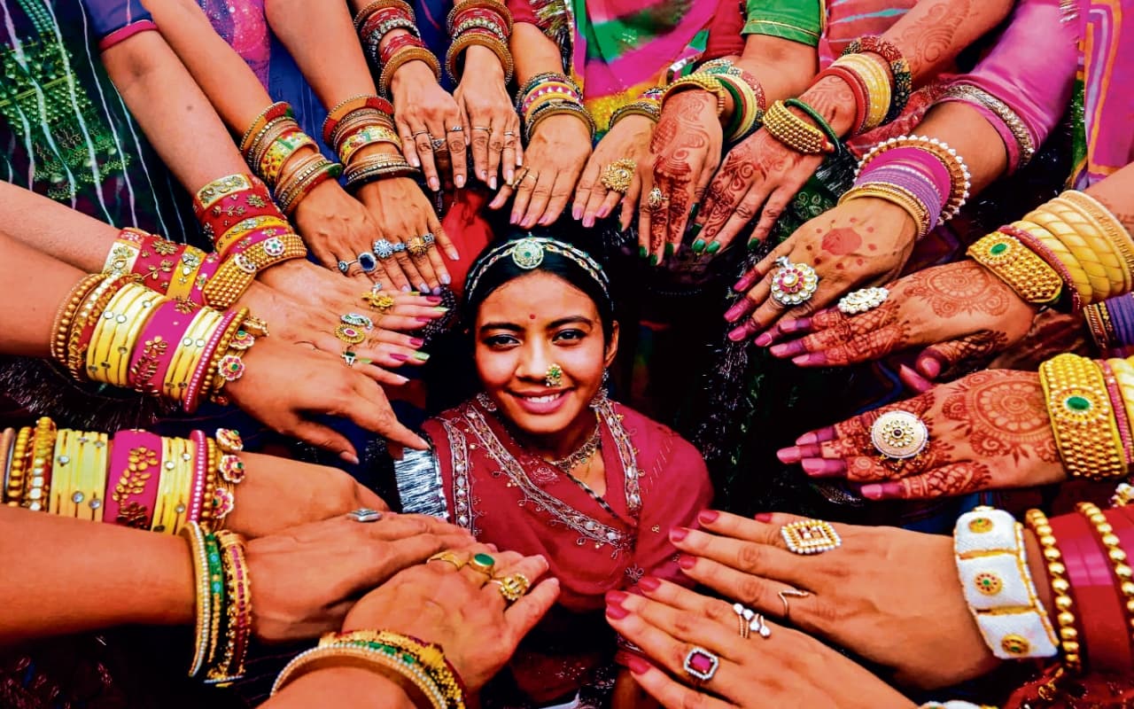 Hartalika Teej 2023: हरतालिका तीज का पर्व आज, रिश्तों को बांधे रखते हैं ये त्योहार