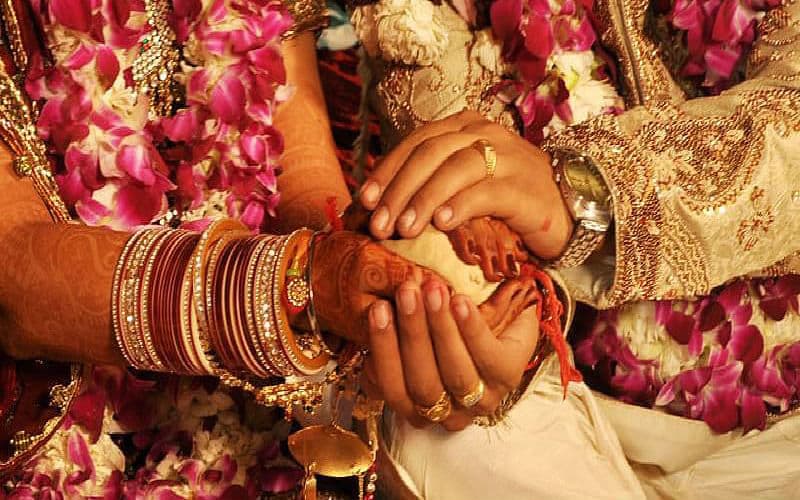 दूल्हे को क्यों 108 बार लिखना पड़ा ‘‘मैं जोरू का गुलाम बनकर रहूंगा''