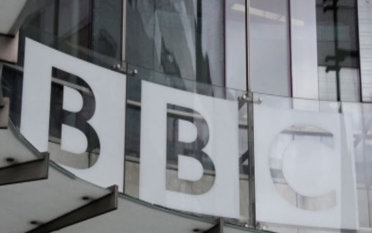 BBC IT Raid: बीबीसी के दिल्ली- मुंबई स्थित कार्यालयों में आयकर की तलाशी, बीबीसी ने किया ये ट्‌वीट
