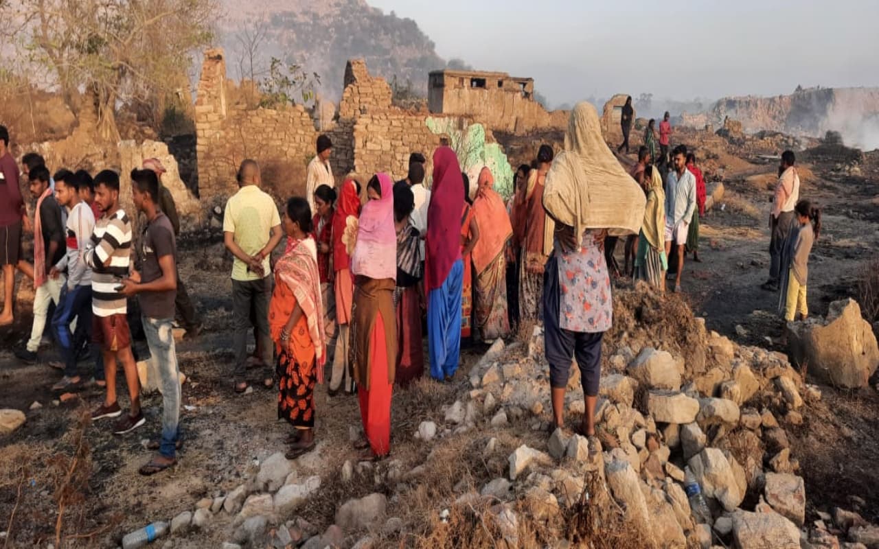 धनबाद के कतरास में चाल धंसने से 4 लोगों की मौत, अवैध खनन का चल रहा था काम