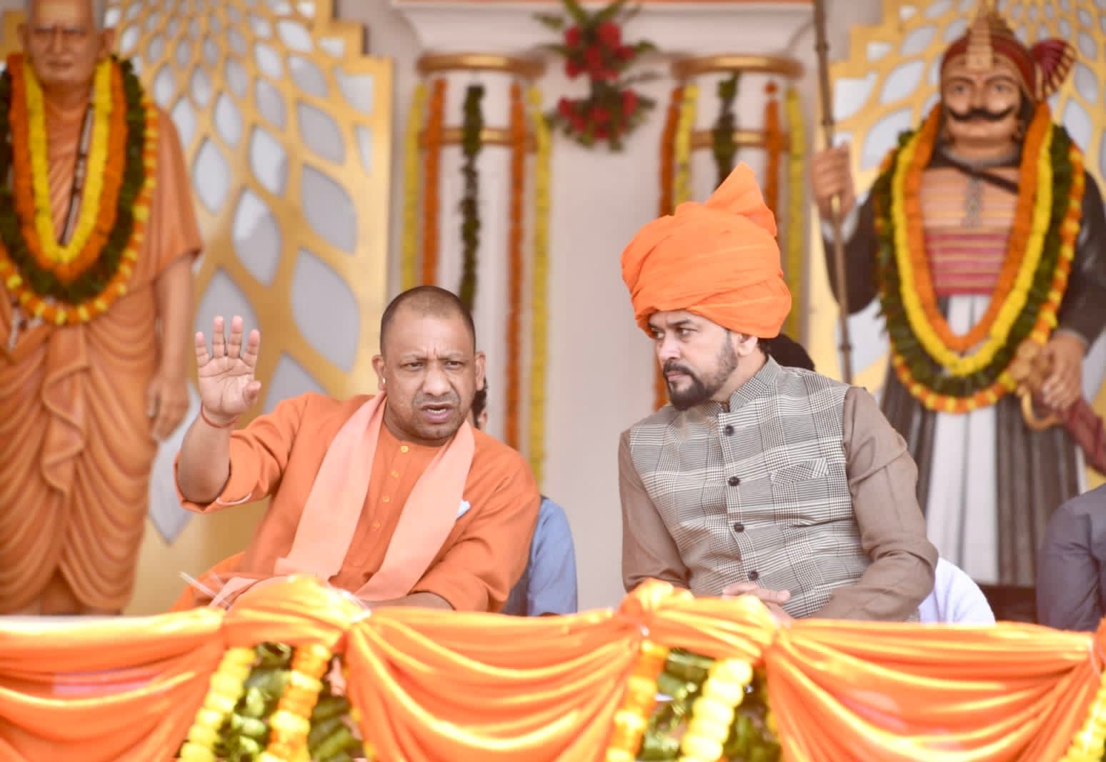 UP Chunav 2022: अपराध, माफिया और भ्रष्टाचार को संरक्षण देने वाले एक साथ हैं- अनुराग ठाकुर