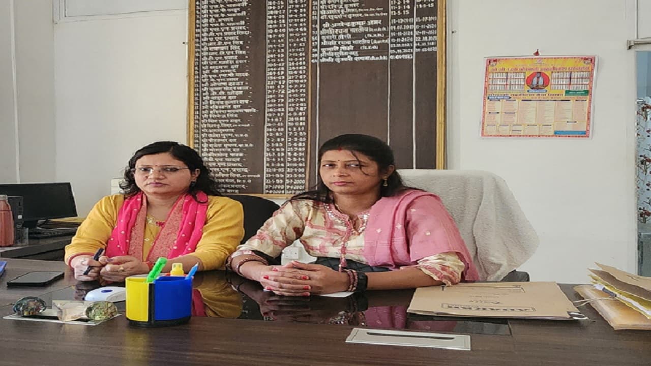 बिहार: दो महिलाएं और एक सरकारी कुर्सी, BDO और प्रमुख के बीच कब्जे के लिए मची होड़, जानिए फिर क्या हुआ..