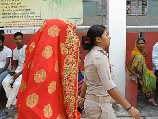 बेगूसराय में दो दिन पूर्व प्रेमी युगल ने मंदिर में की थी शादी, आज देखना पड़ा कोर्ट का मुंह