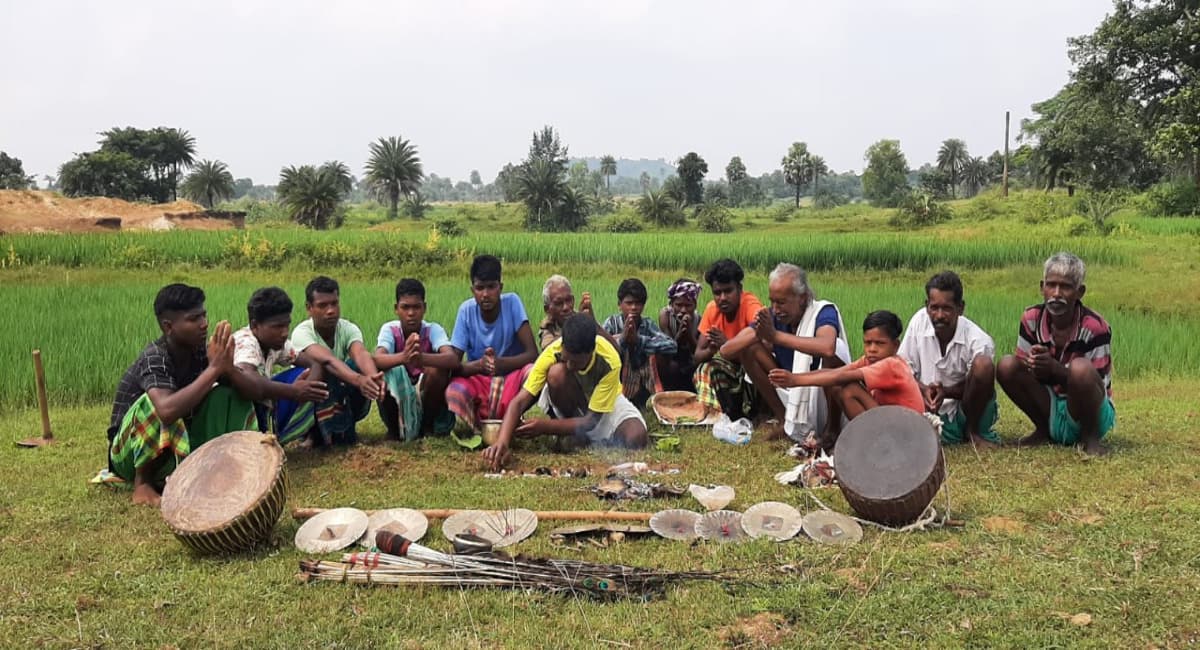 Jharkhand News: संताल आदिवासी इन दिनों मना रहे बेलबोरोन पूजा, जानें इसका महत्व