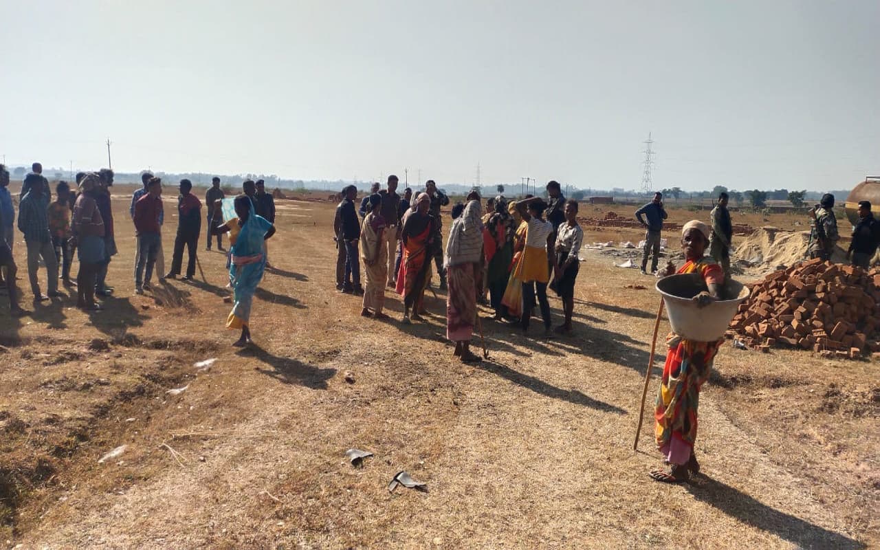 गिरिडीह के बेंगाबाद में जमीन माफिया की दादागिरी, ग्रामीणों पर की फायरिंग, पुलिस ने संभाला मोर्चा