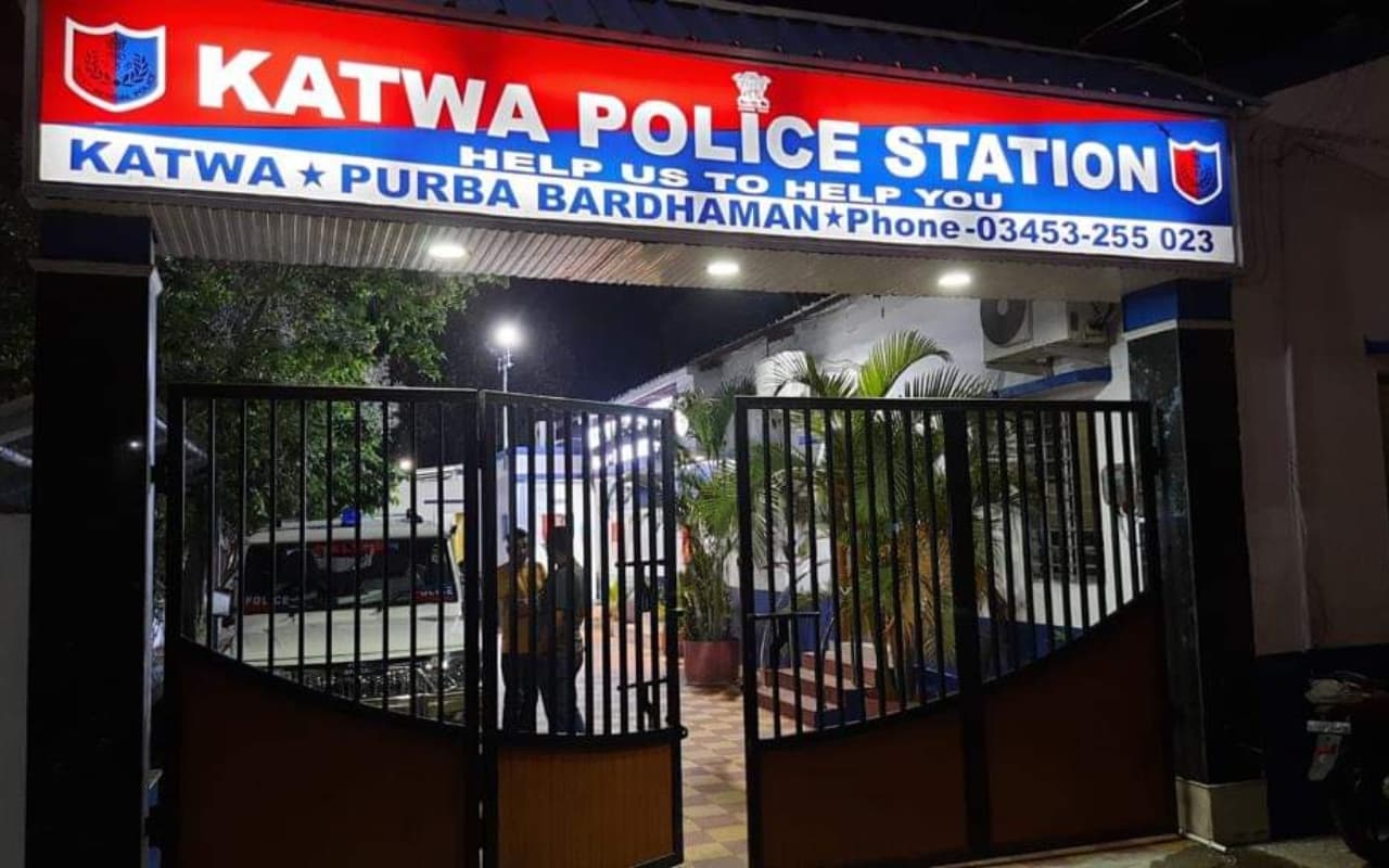 West Bengal News: कटवा में प्रताड़ना से परेशान विवाहिता ने की आत्महत्या, ससुराल वाले फरार