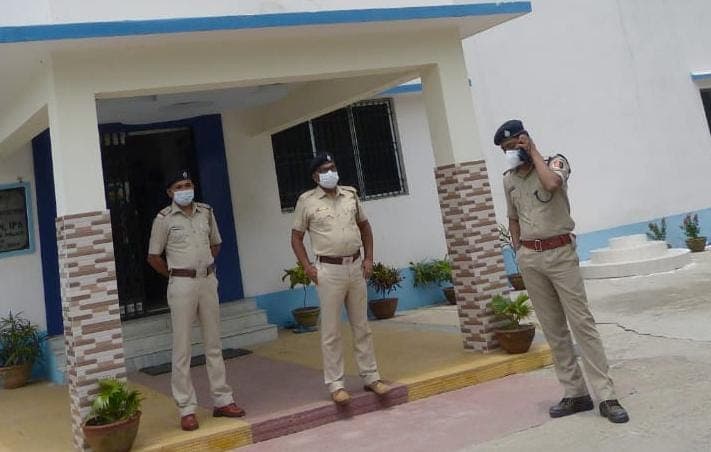 पुलिस को फोन कर मांग रहे थे ऑक्सीजन, आखिर में सोशल साइट पर बताना पड़ा सच