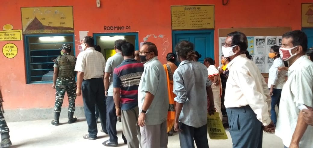 WB Election 2021: छठे चरण के चुनाव में डबल 'M' फैक्टर, मतुआ और मुस्लिम तय करेंगे इन सीटों पर जीत और हार, पढ़ें Special Story