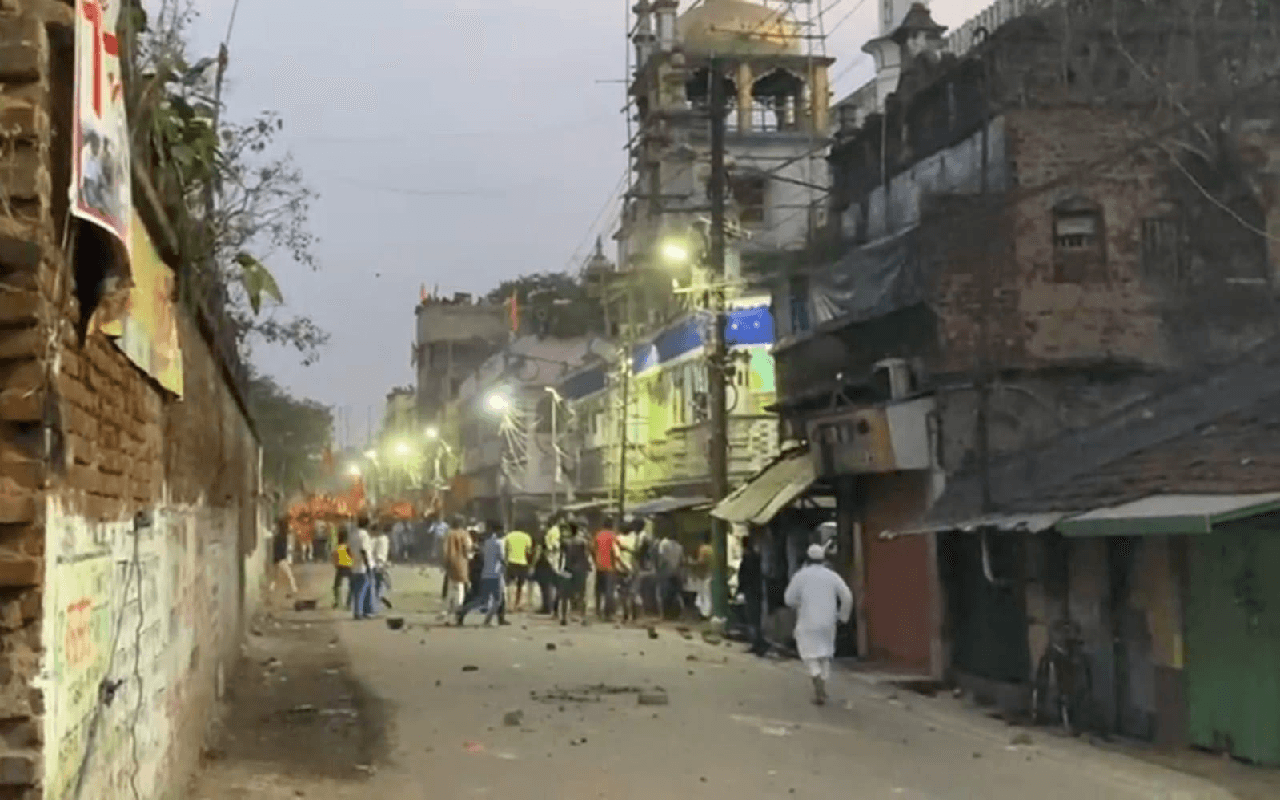 Bengal Violence: हिंसा के बाद हुगली में धारा 144 लागू, रिषड़ा में इंटरनेट ठप, बीजेपी-टीएमसी एक दूजे पर हमलावर