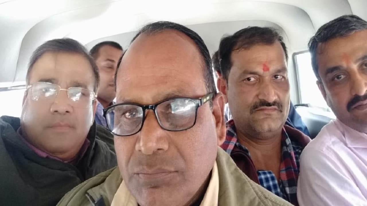 Bihar: गया में प्रखंड शिक्षा पदाधिकारी संजीव कुमार घूस लेते धराए, निगरानी ने रिश्वत लेते रंगे हाथों पकड़ा