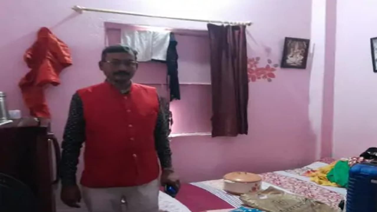 बिहार: बीजेपी प्रवक्ता के घर अपराधियों का तांडव, ताला तोड़ 11 लाख की चोरी, जानिए पूरा मामला