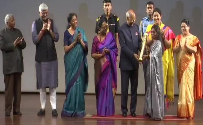 बिहार की मशरूम महिला बीना देवी और दरभंगा की बेटी भावना कंठ को राष्ट्रपति ने दिया नारी शक्ति सम्मान