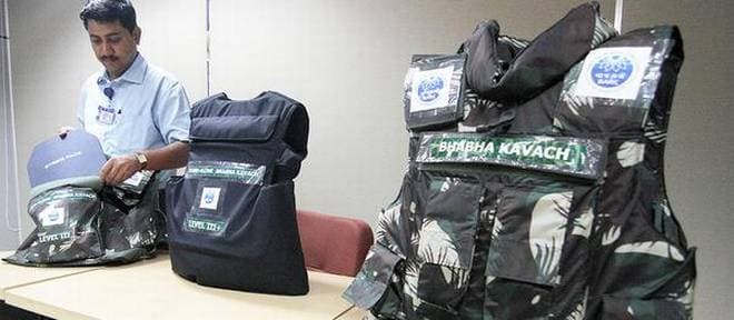 Bhabha Kavach: भारतीय सैन‍िकों की सुरक्षा के लिए बनी  सबसे हल्की बुलेटप्रूफ जैकेट, झेल सकती है AK-47 की बुलेट