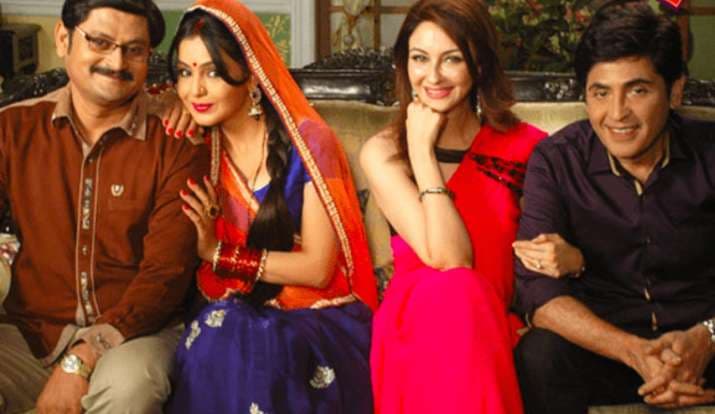 Bhabhiji Ghar Par Hain : सौम्या टंडन के हेयर ड्रेसर के बाद एक और क्रू मेंबर कोरोना पॉजिटिव