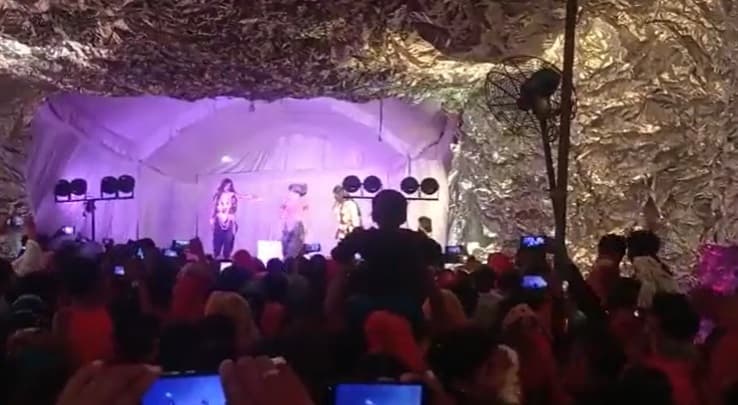 Bhadohi Fire: भदोही में जलते दुर्गा पंडाल और चारों तरफ मची चीख पुकार का VIDEO वायरल, देखिए खौफनाक मंजर