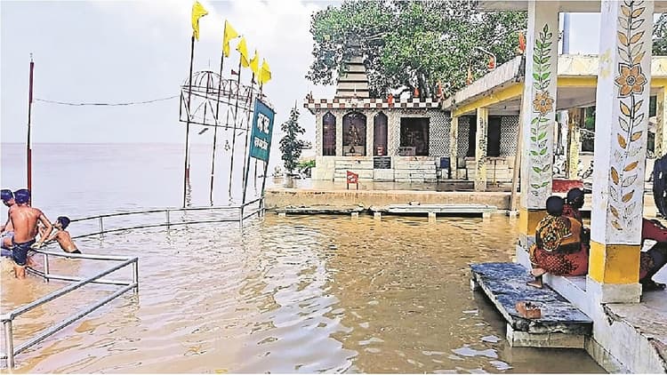 Ganga River Water Level : पटना में बढ़ा बाढ़ का खतरा, जिला प्रशासन ने जारी की गाइडलाइन