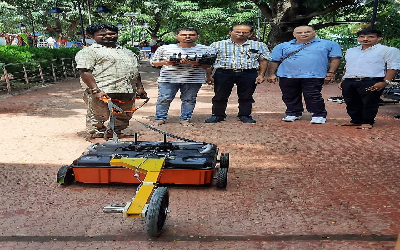 झारखंड के भद्रकाली मंदिर का सर्वेक्षण करने तीन सदस्यीय टीम पहुंची इटखोरी, पुरातात्विक स्थलों की करेगी खोज