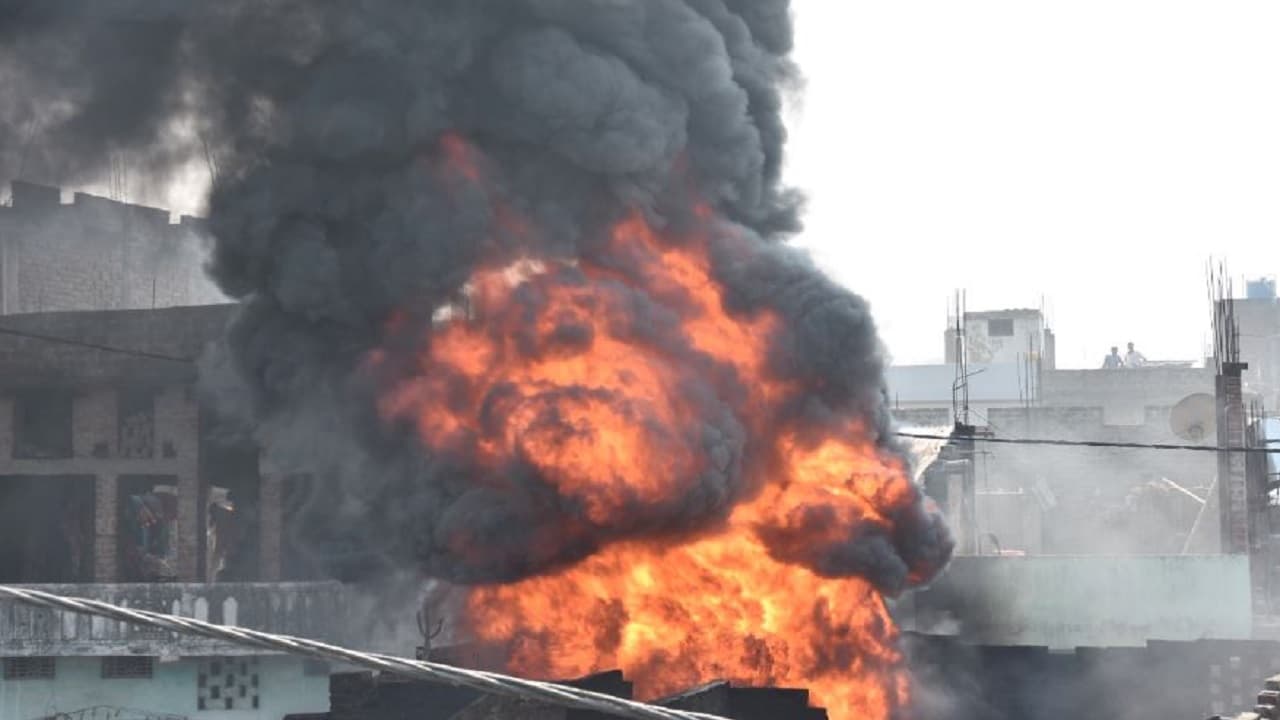 Bihar: भागलपुर में काले कारोबार से मौत परोसना बना आसान खेल, बारूद के बाद अब केरोसिन के खेप से मचा तहलका