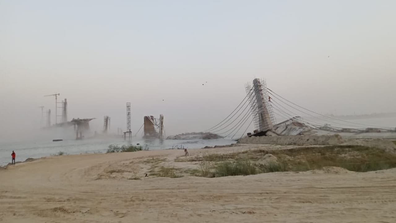 बिहार: मजदूरों को लग चुकी थी सुल्तानगंज -अगुवानी पुल गिरने की भनक, सतर्क होने की वजह से टला बड़ा हादसा