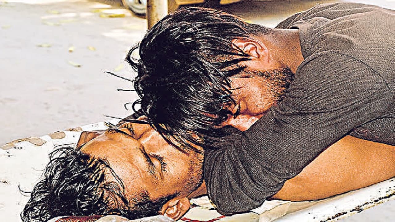 Bihar News: भागलपुर में एक और संदिग्ध मौत, तीन दोस्तों ने की थी पार्टी, दो थानेदारों पर गिरी गाज, सस्पेंड