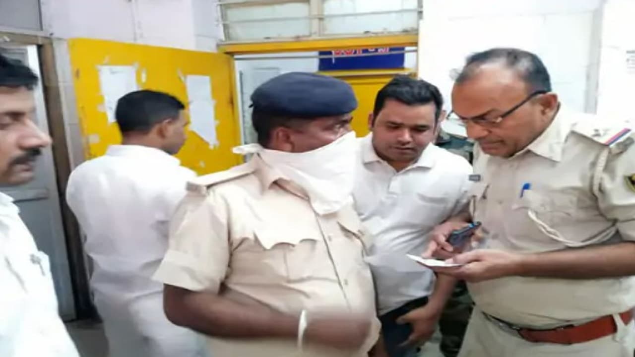 बिहार: भागलपुर में पुलिस के स्कॉर्पियो और हाइवा में जबरदस्त टक्कर, चार घायल, एक पुलिसकर्मी की मौत