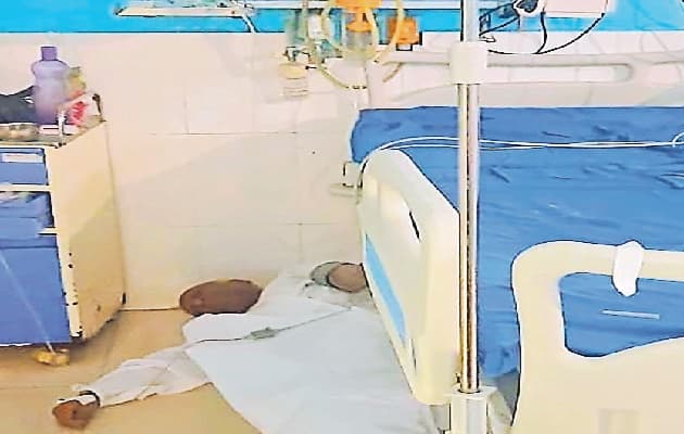 COVID-19: कोरोना पॉजिटिव बुजुर्ग आइसीयू में बेड से गिरकर मांगते रहे मदद, गार्ड समेत वार्ड में सबों ने उठाने से किया मना