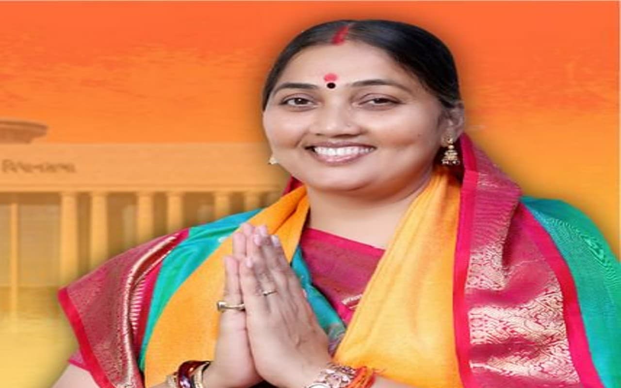 भूपेंद्र पटेल के मंत्रिमंडल में भानुबेन मनोहरभाई बाबरिया ने एकमात्र महिला मंत्री के रूप में ली शपथ