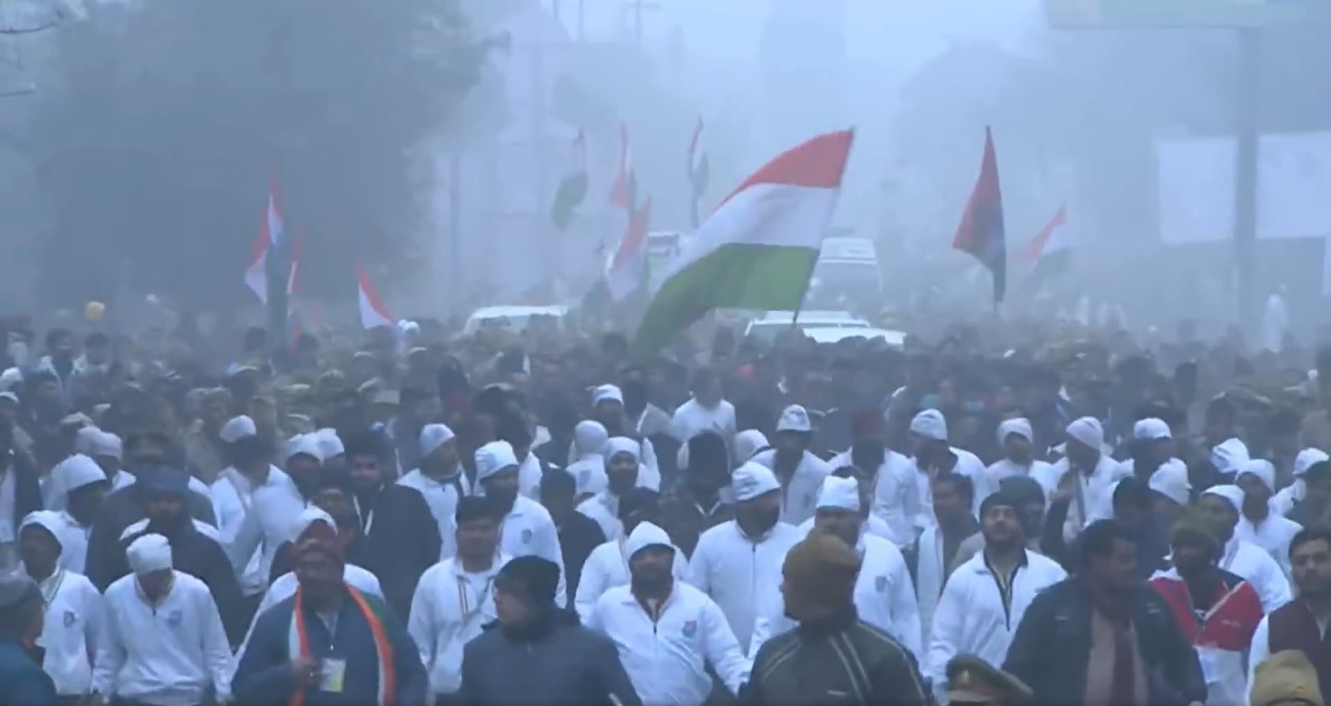 Rahul Gandhi Bharat Jodo Yatra Live: शामली के ऊंचा गांव पहुंची भारत जोड़ो यात्रा, UP में आज अंतिम दिन