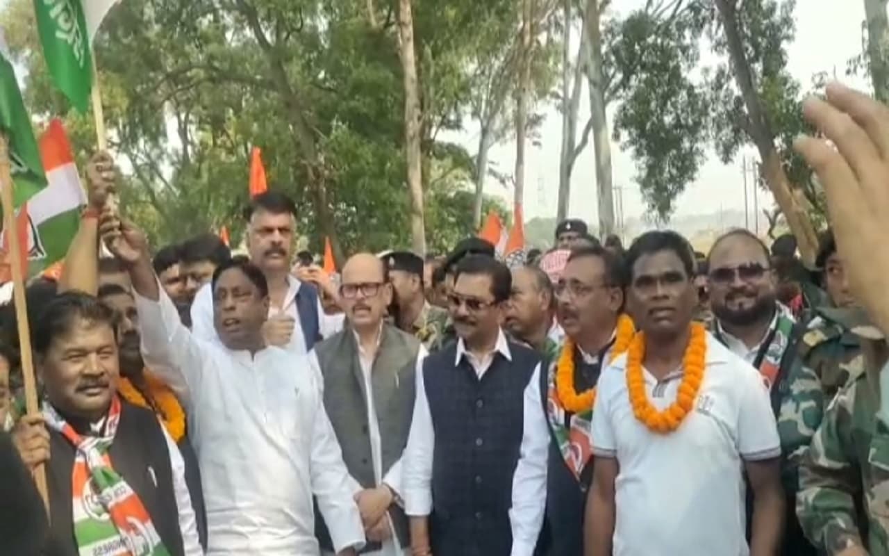 Bharat Jodo Yatra:केंद्र की मोदी सरकार पर जमकर बरसे कांग्रेसी नेता, बोले-देश को बर्बाद होते नहीं देख सकते