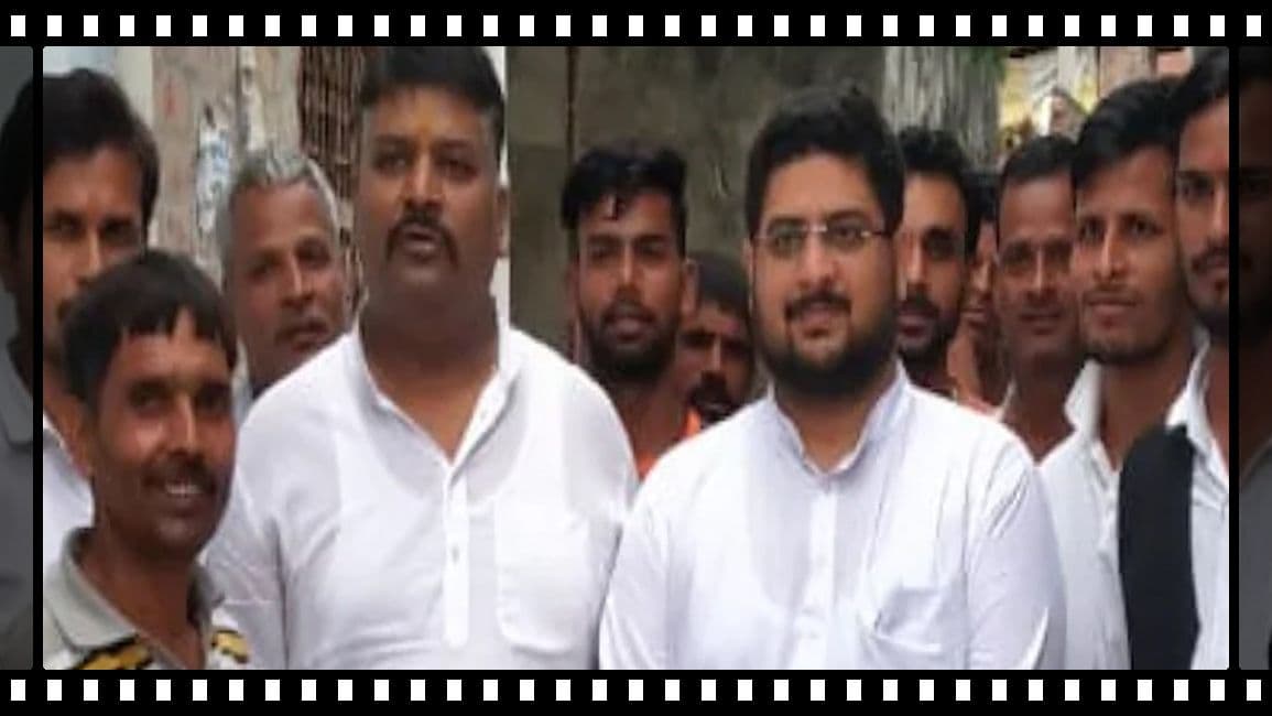 UP Election 2022: विदेश में लाखों का पैकेज छोड़कर यूपी के चुनावी मैदान में ताल ठोंकेगा यह शख्स, जानें वजह UP Election 2022: विदेश में लाखों का पैकेज छोड़कर यूपी के चुनावी मैदान में ताल ठोंकेगा यह शख्स, जानें वजह