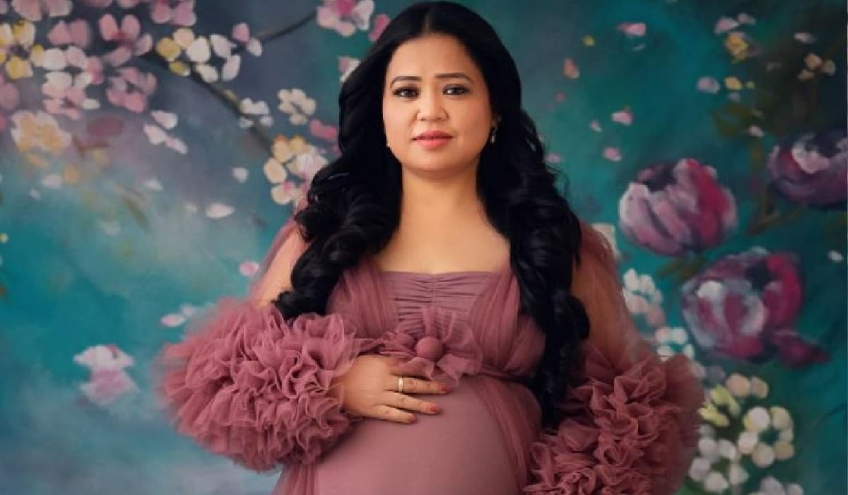 कॉमेडियन भारती सिंह ने कराया मैटरनिटी फोटोशूट, पिंक गाउन में दिखीं बला की खूबसूरत