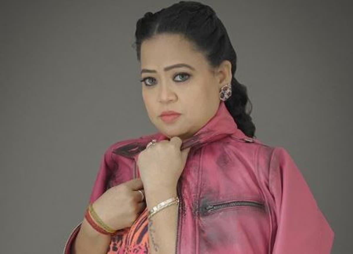 Mom To Be भारती सिंह ने कराया ग्लैमरस फोटोशूट, पिंक जैकेट के साथ दिए किलर पोज