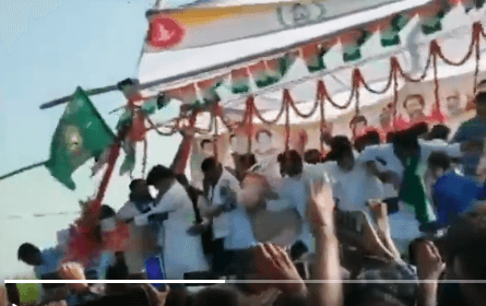 Bihar Election News: इमरान प्रतापगढ़ी गा रहे थे 'एक वादे को निभाने को...' तभी मंच भरभरा कर गिर गया, देखें Video