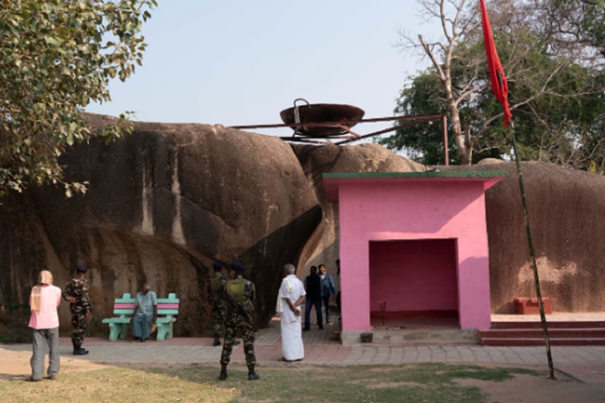 Jharkhand Tourism: बेतला पार्क के अलावा पलामू का भीम चूल्हा है बेहद ऐतिहासिक, नये साल में उमड़ती है भीड़