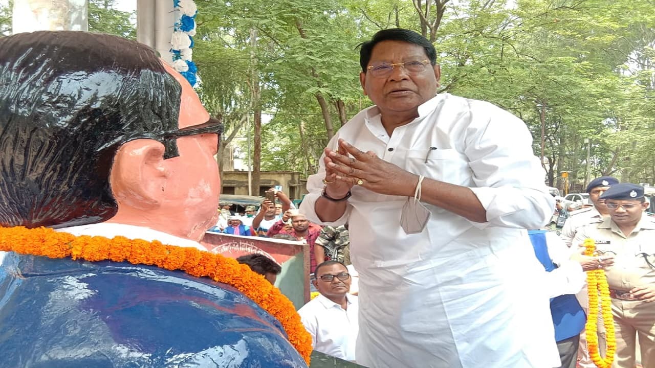 Ambedkar Jayanti 2022: डॉ भीमराव अंबेडकर की 131वीं जयंती पर आदमकद प्रतिमा स्थापित करने की मांग