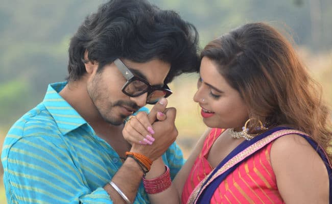 भोजपुरी फिल्म ‘प्रीत का दामन’ का ट्रेलर रिलीज, संजना संग अंशुमान की दिखी रोमांटिक केमिस्ट्री... VIDEO